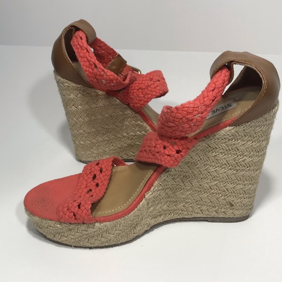 Steve Madden Magestee Coral Pink Crochet Wedge s9 - Picture 3 of 6